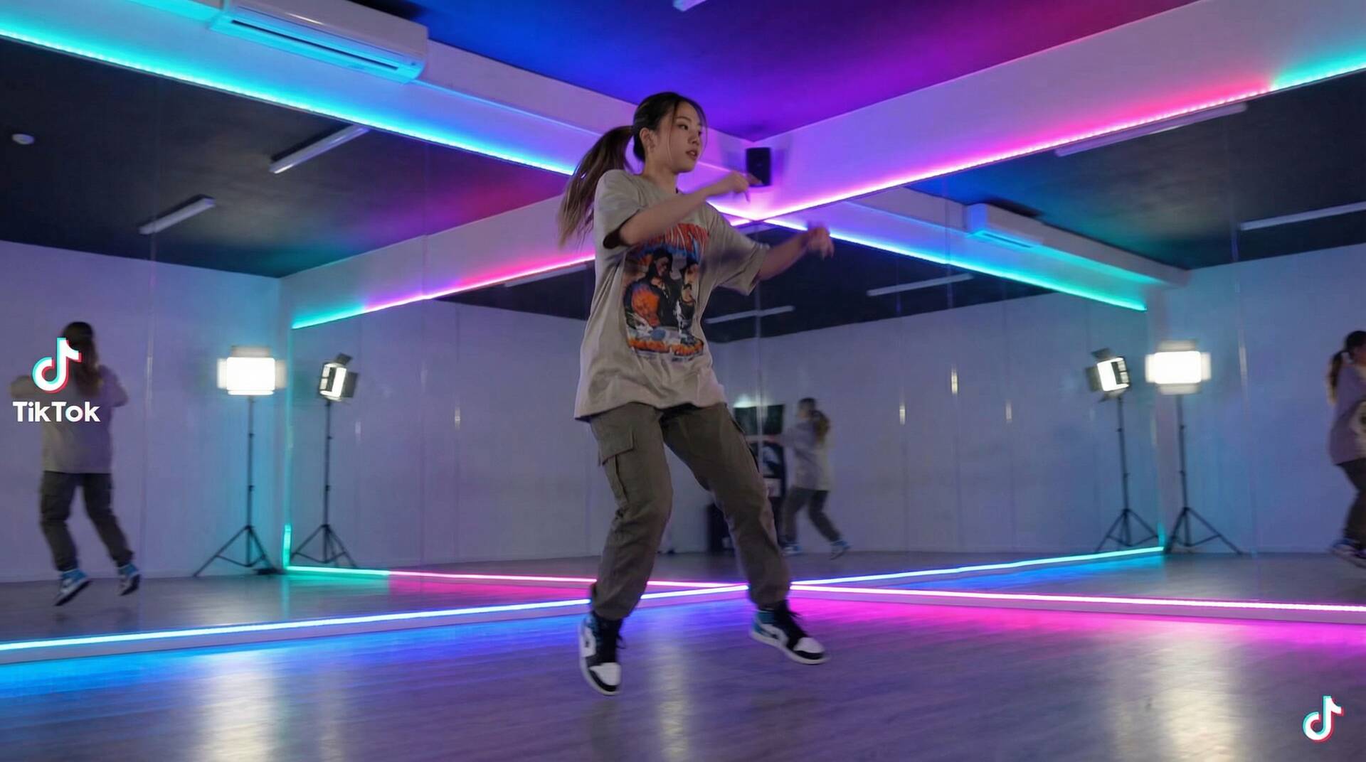 蜜桃视频美少女写真视频